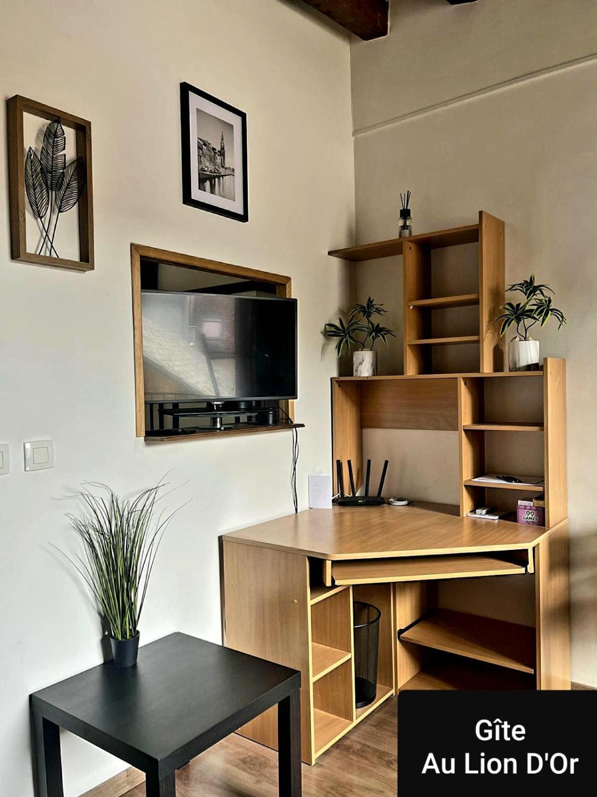 Au Lion D'Or Apartman Les Roches-l'Eveque Kültér fotó