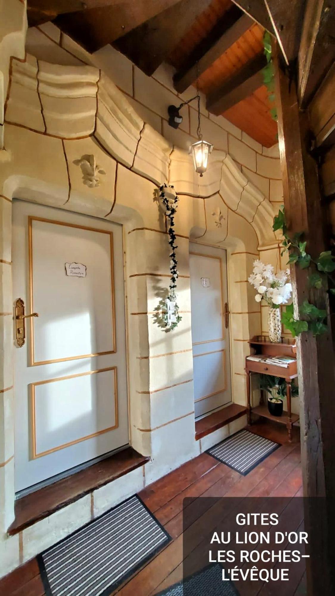 Au Lion D'Or Apartman Les Roches-l'Eveque Kültér fotó