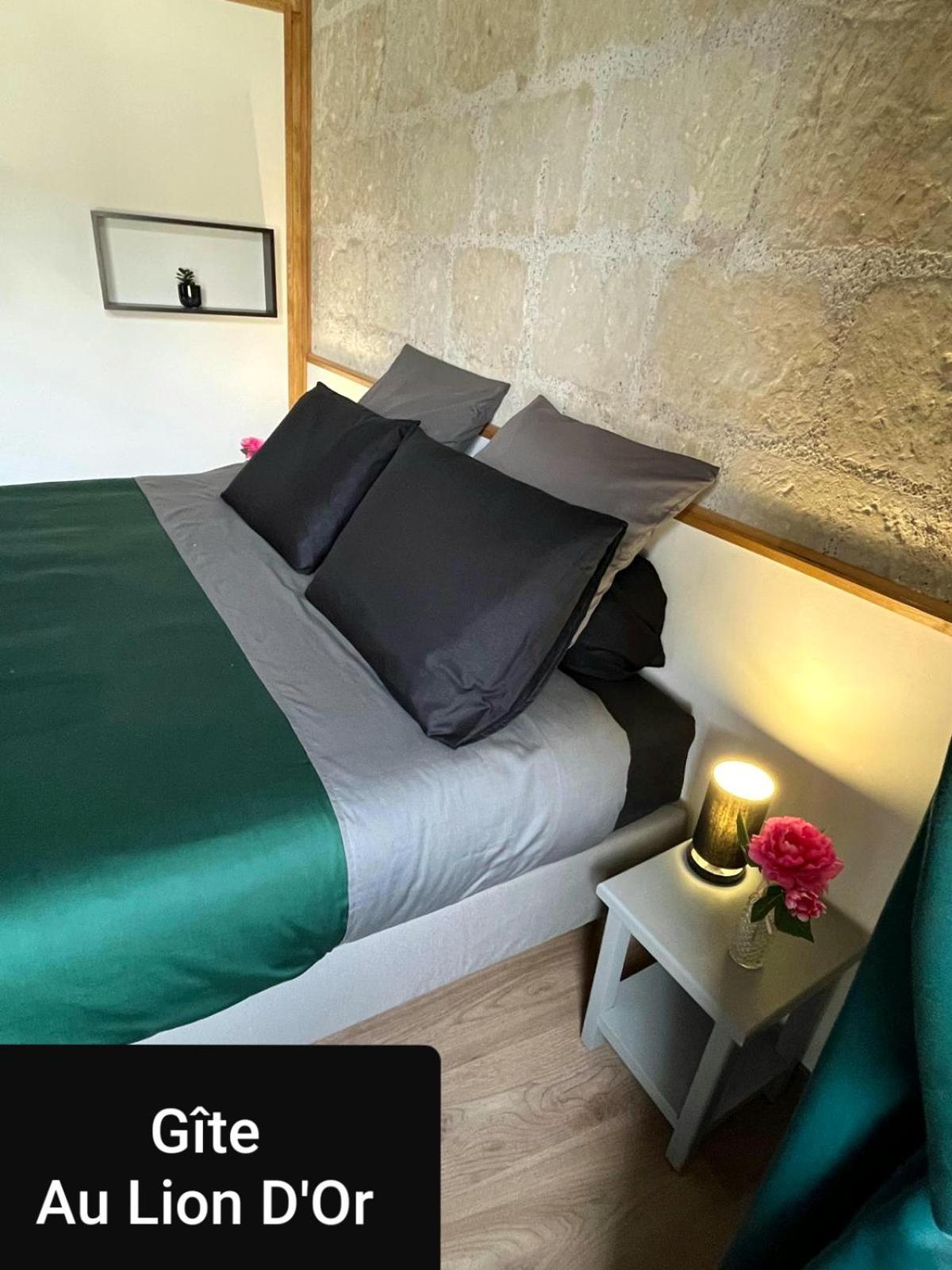 Au Lion D'Or Apartman Les Roches-l'Eveque Kültér fotó