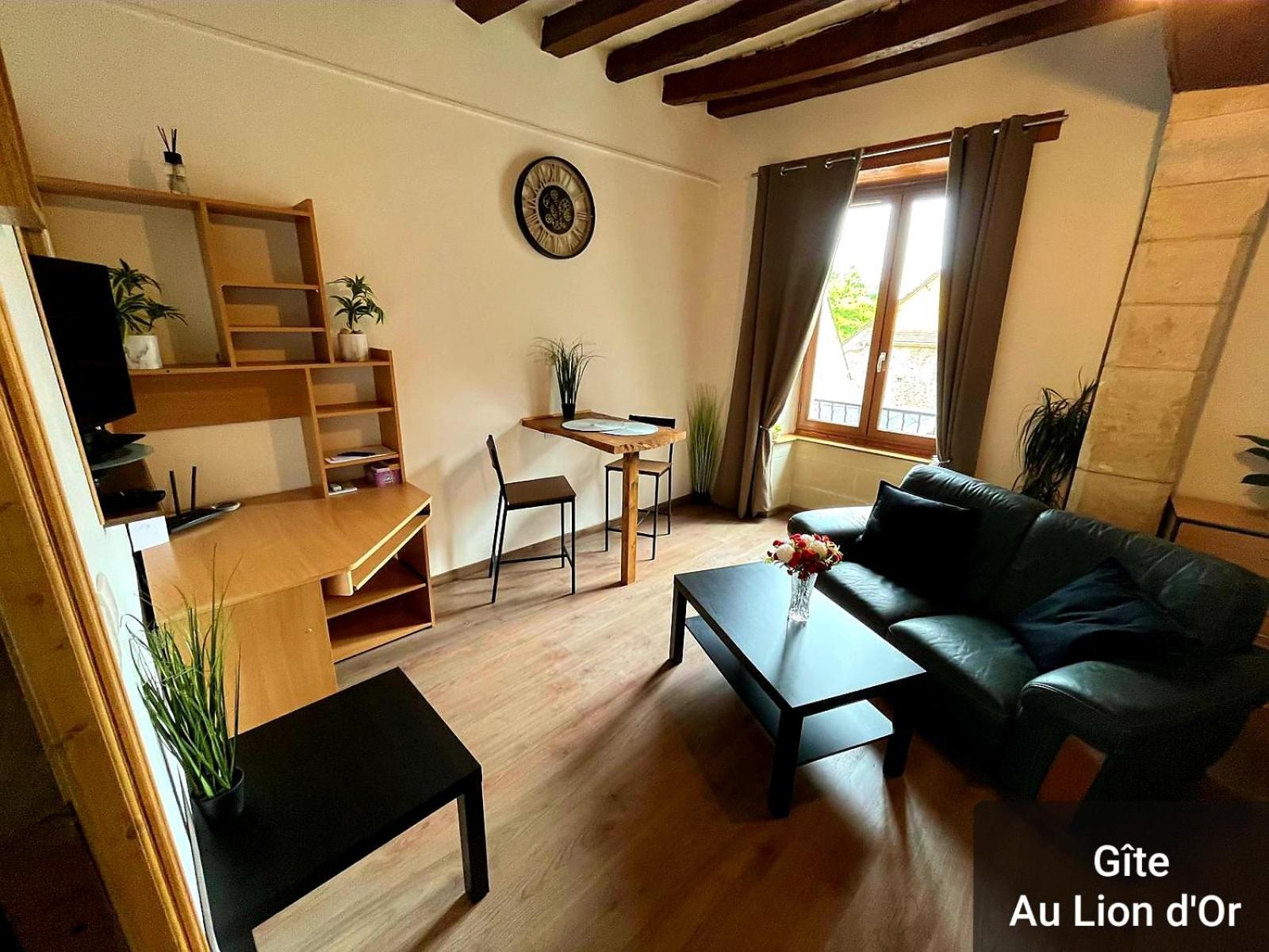 Au Lion D'Or Apartman Les Roches-l'Eveque Kültér fotó